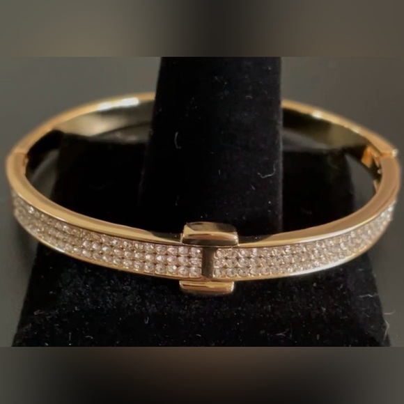 Stunning Gold Tone Bangle with Rhinestones, NWOT! - Picture 3 of 7